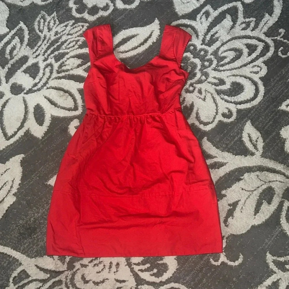 American Eagle red dress. Excellent condition. Has pockets. Size 0 - Picture 1 of 4